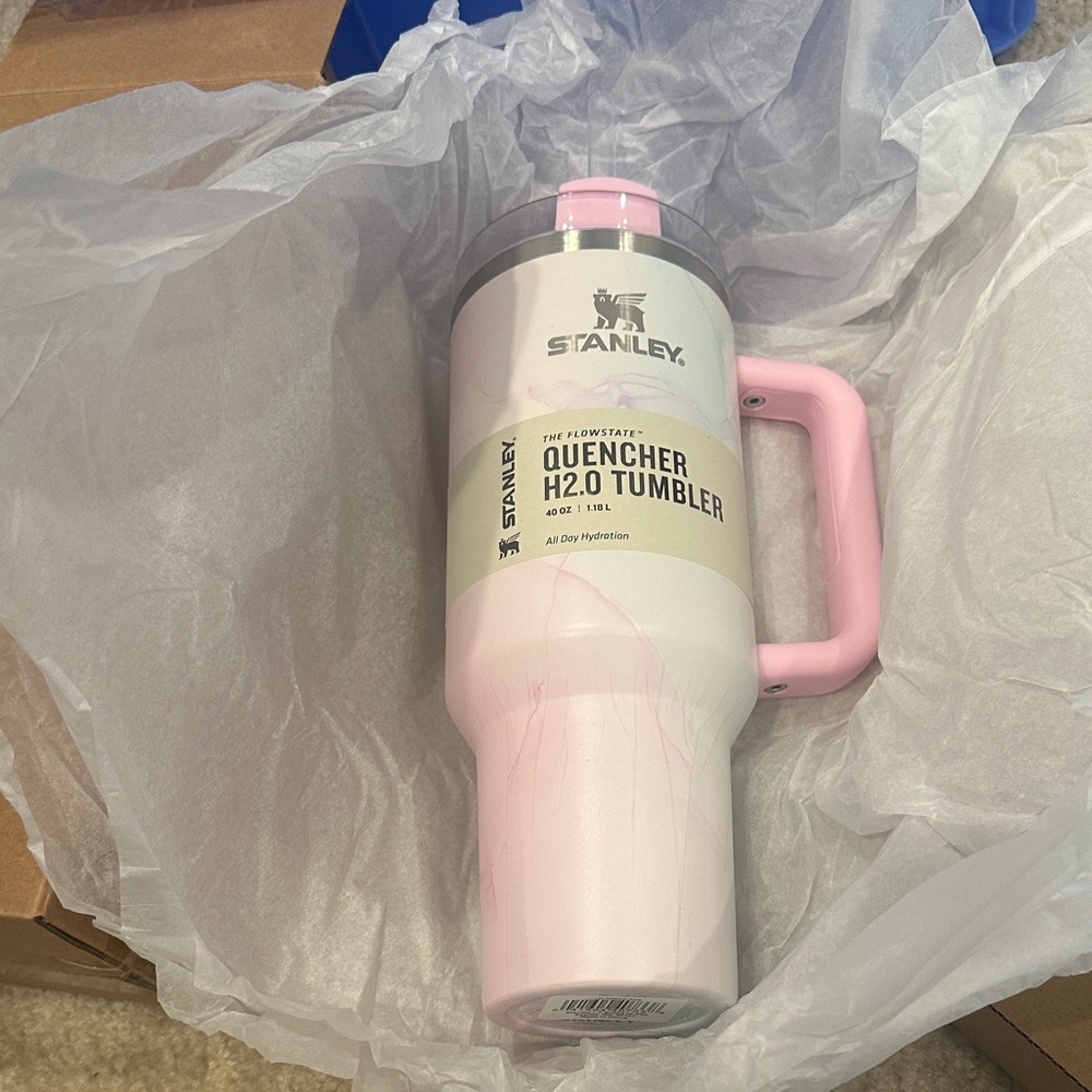 Stanley Quencher H2.0 Tumbler with Pink Accents